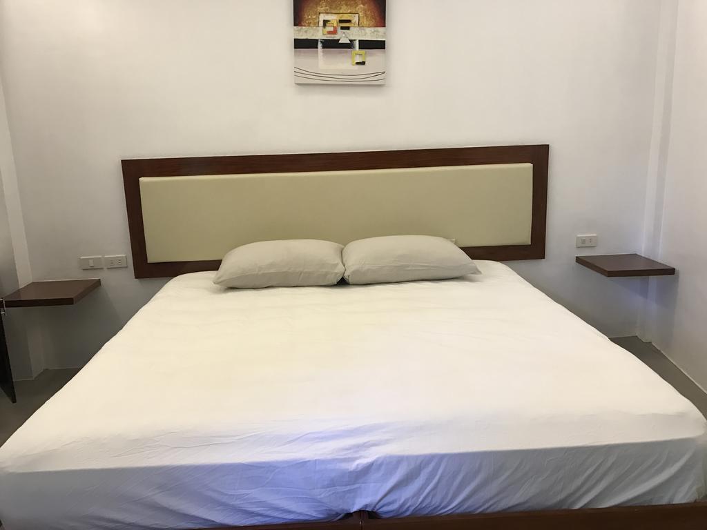 Koko'S Place Diniwid Balabag  Екстер'єр фото