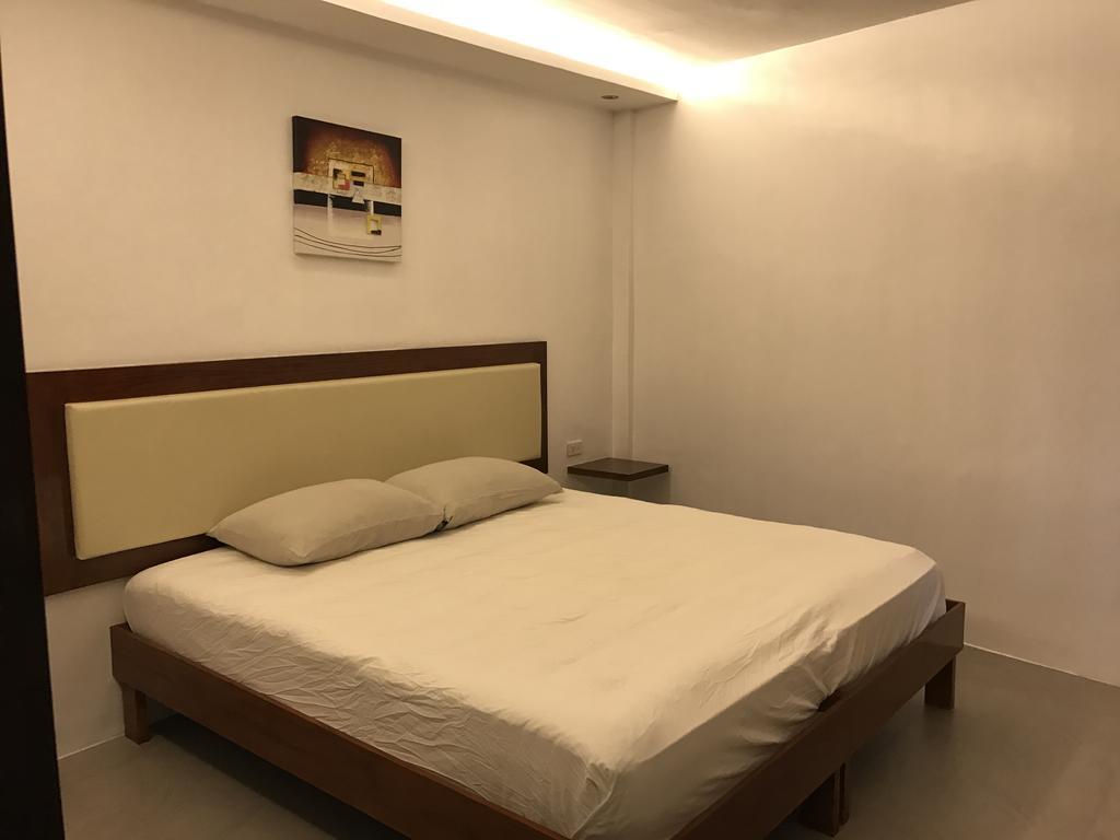 Koko'S Place Diniwid Balabag  Екстер'єр фото