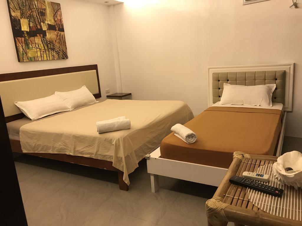 Koko'S Place Diniwid Balabag  Екстер'єр фото